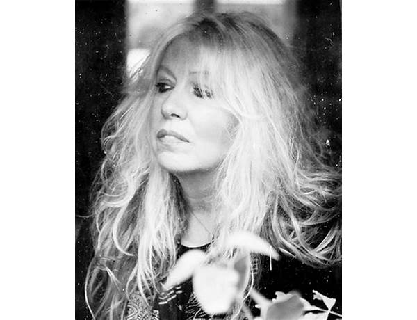 Artist: Judie Tzuke, musical term