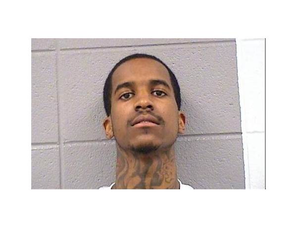 Lil Reese Arrested, Charged With Auto Theft en Lyrics [Hip Hop DX]