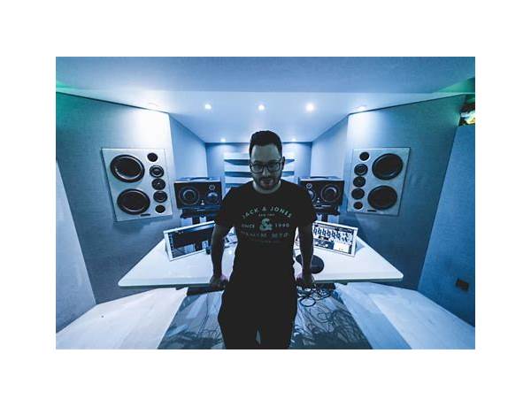 Mixing Engineer: Patrick “Wave” Carinci, musical term