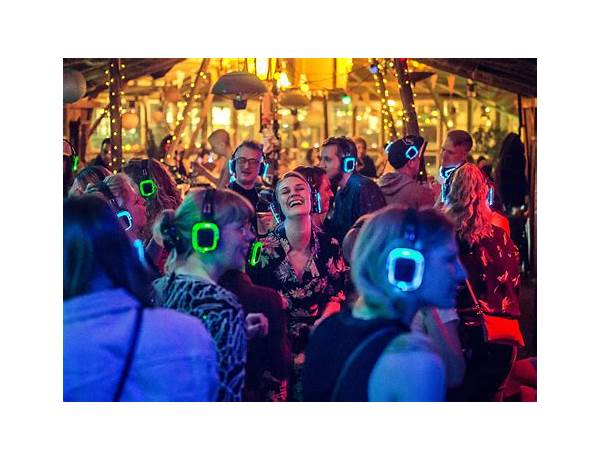 Silent Disco en Lyrics [Woodes]