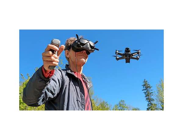 Video Drone Operator: Dronic FPV, musical term