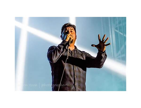 Vocals: Chino Moreno, musical term