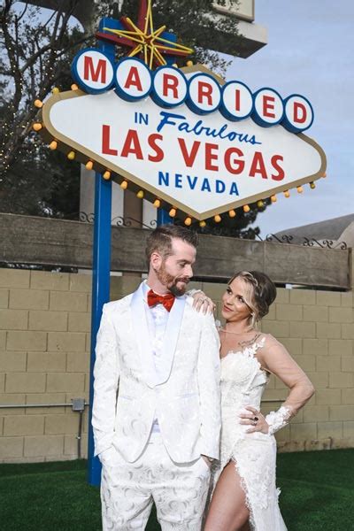 Las Vegas Wedding lyrics [UK Subs]