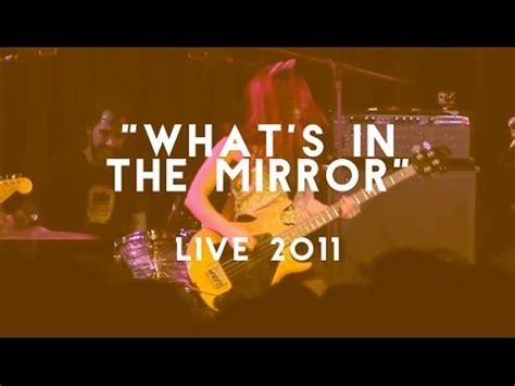 What´s In The Mirror lyrics [Capsula]